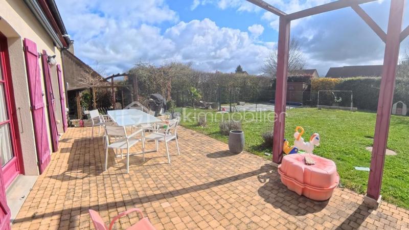 Maison traditionnelle - 165 m² - 5 pièces