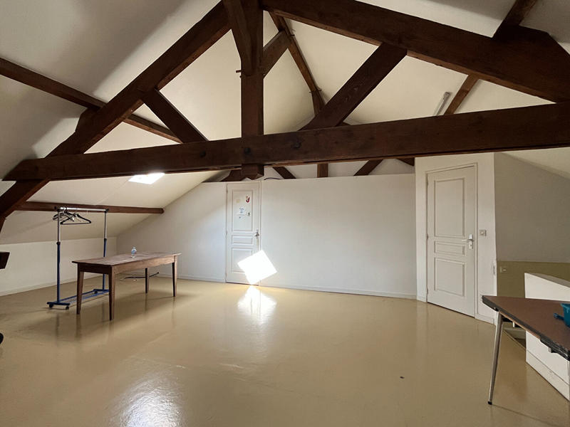 Maison - 277 m² - 11 pièces