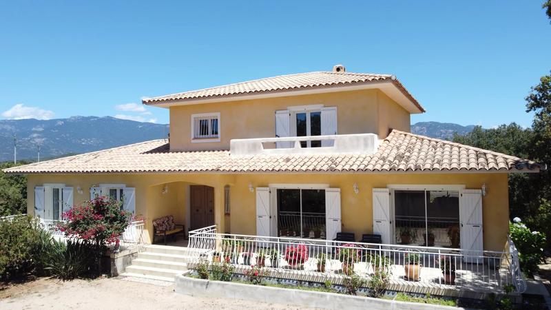 Villa - 200 m² - 7 pièces