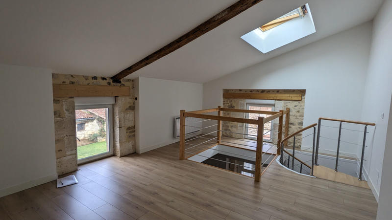 Maison - 250 m² - 11 pièces