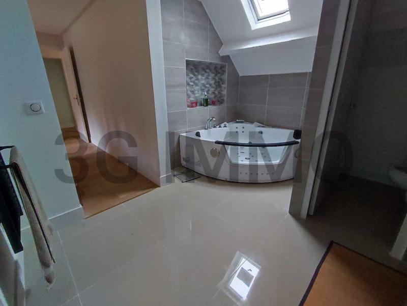 Maison - 138 m² - 7 pièces