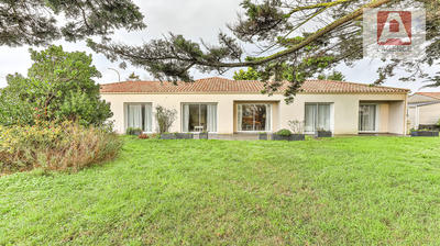 Maison - 180 m² - 7 pièces