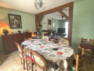 Maison traditionnelle - 95 m² - 6 pièces