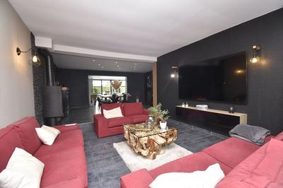 Pavillon - 198 m² - 10 pièces