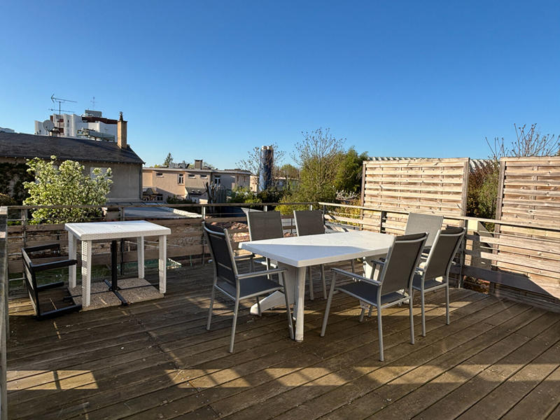 Maison - 245 m² - 9 pièces