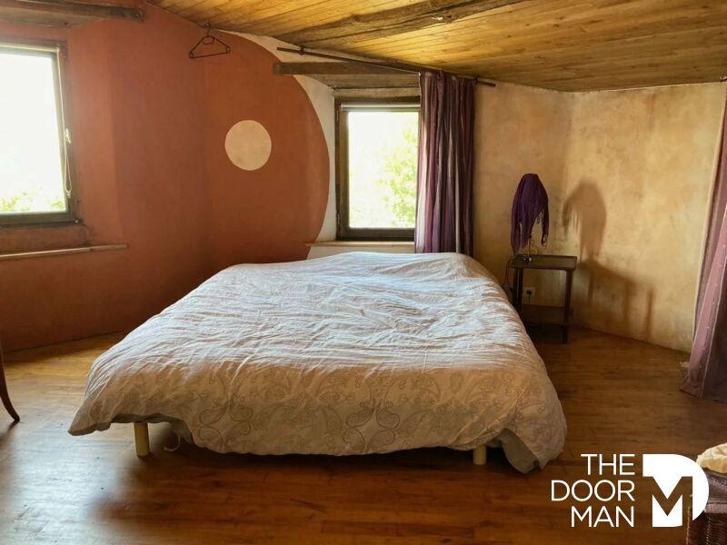 Propriété - 260 m² - 8 pièces