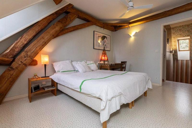 Maison - 241 m² - 10 pièces