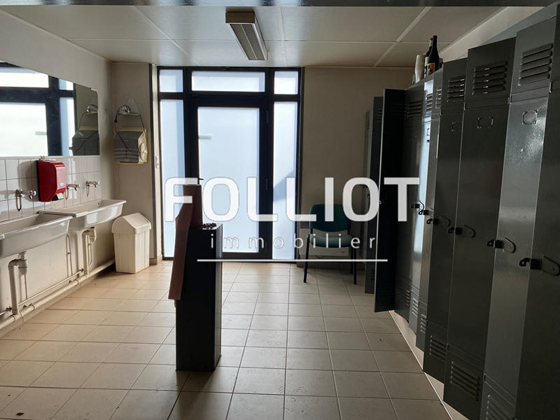 Local d'activité / Entrepôt - 1 700 m²