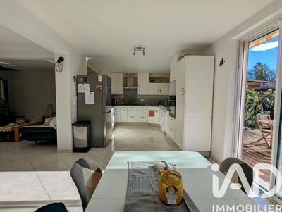 Maison - 123 m² - 4 pièces