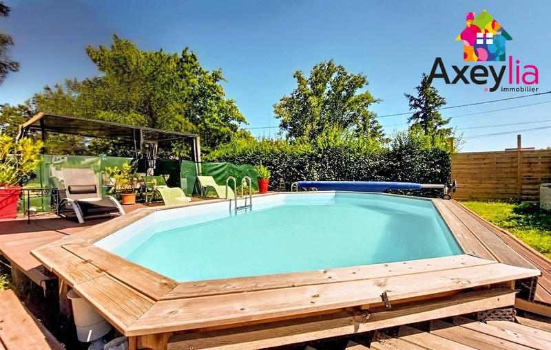 Propriété - 409 m² - 10 pièces