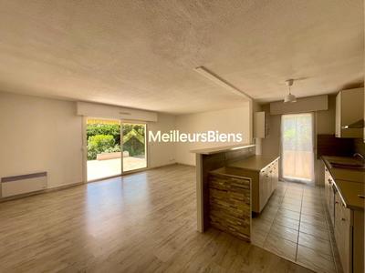 Appartement - 82 m² - 4 pièces