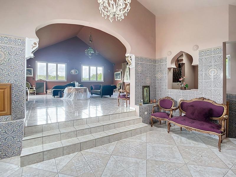Maison - 293 m² - 11 pièces