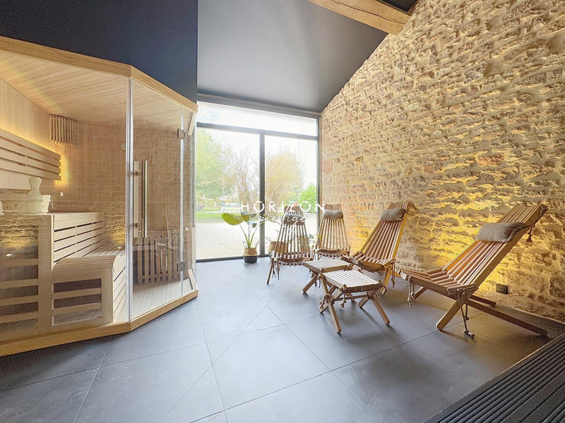 Maison ancienne - 305 m² - 12 pièces