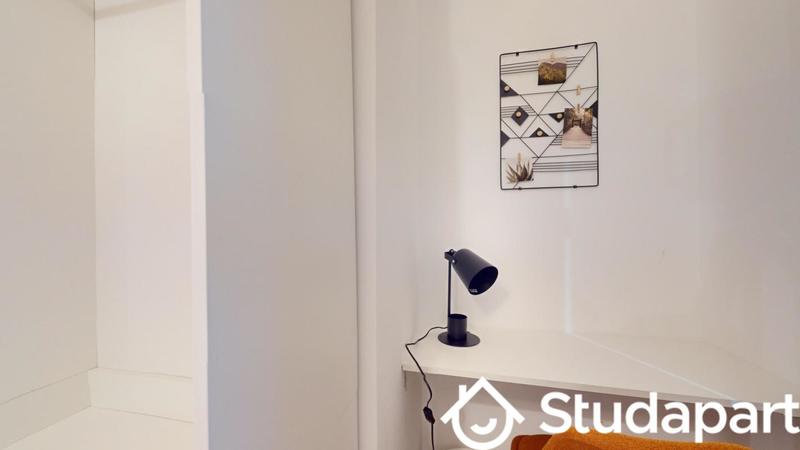 Chambre - 11 m² - 1 pièce