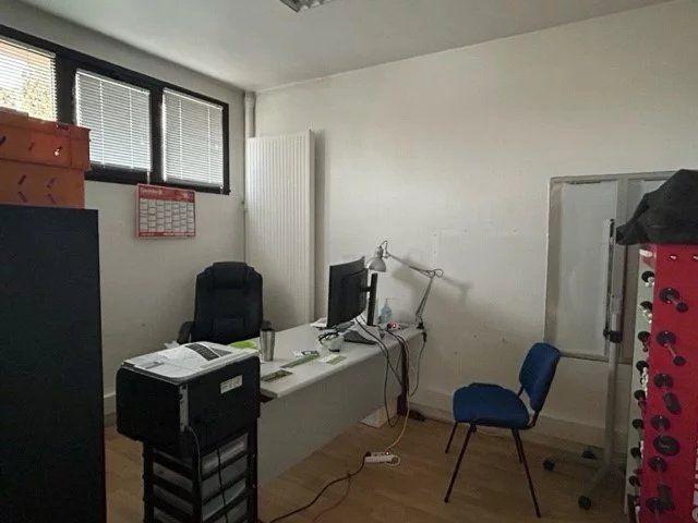 Bureau - 207 m² - 7 pièces