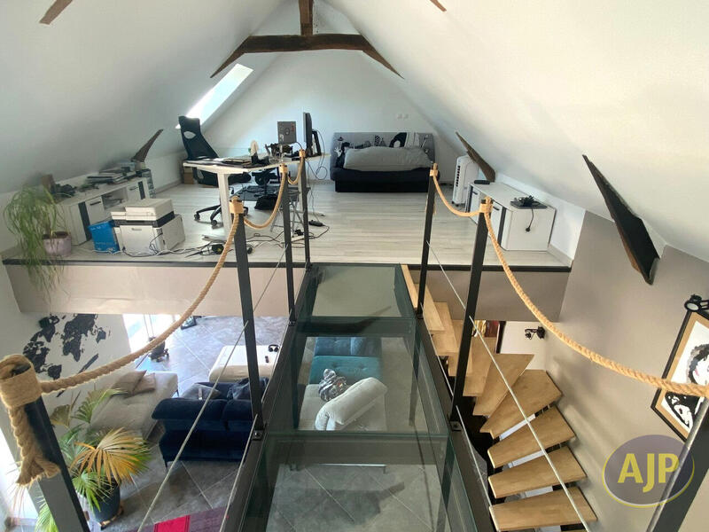 Maison - 165 m² - 6 pièces