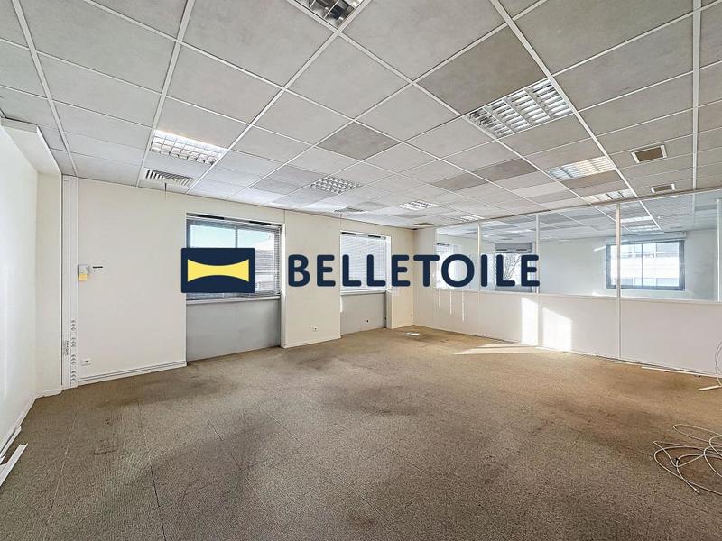 Bureau - 2 450 m²