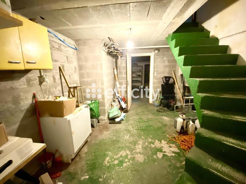 Maison - 236 m² - 7 pièces