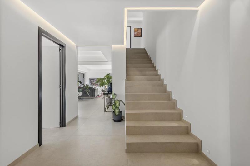 Villa - 326 m² - 9 pièces