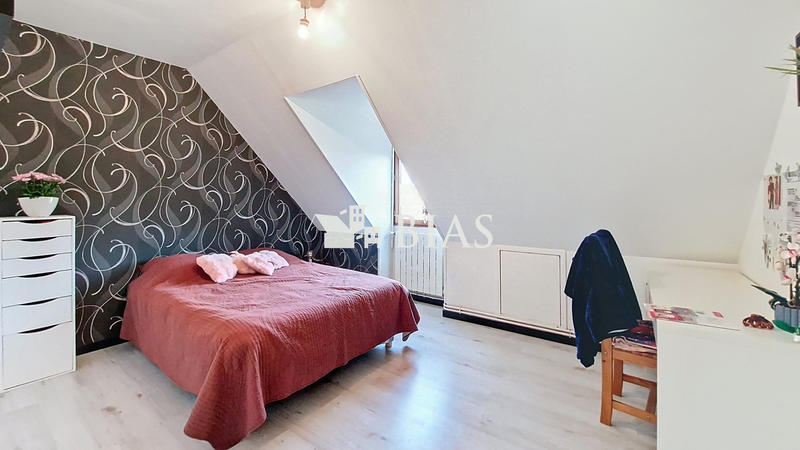 Maison traditionnelle - 109 m² - 4 pièces