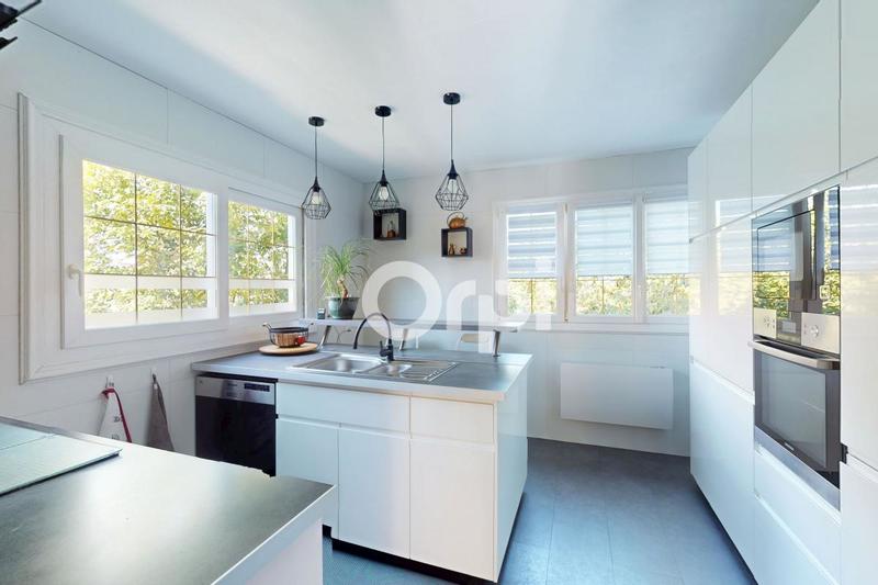 Maison - 197 m² - 6 pièces