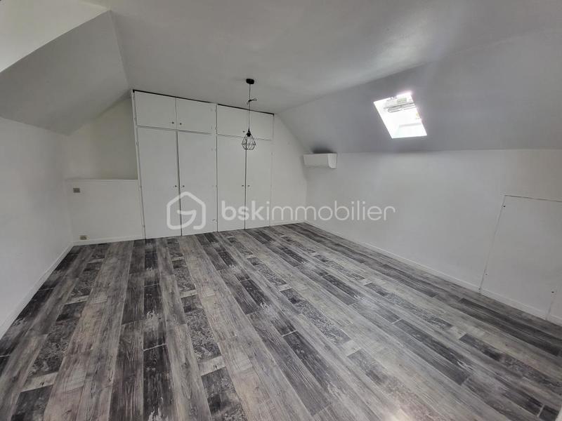 Maison traditionnelle - 143 m² - 6 pièces