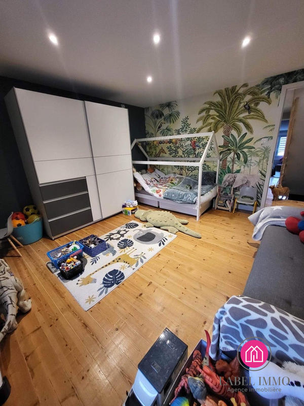 Maison - 111 m² - 5 pièces