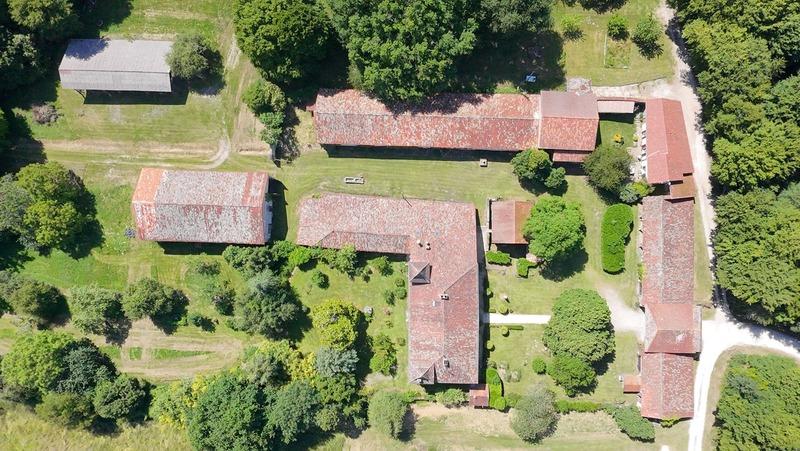 Château - 600 m² - 16 pièces