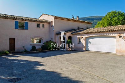 Mas - 311 m² - 12 pièces