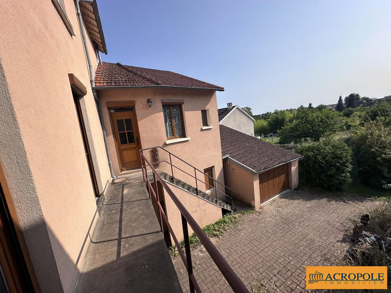 Maison - 101 m² - 6 pièces