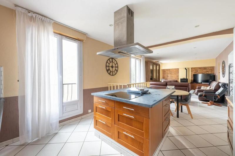 Maison - 187 m² - 8 pièces