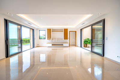 Villa - 180 m² - 5 pièces