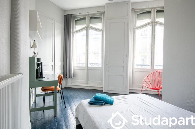 Chambre - 10 m² - 1 pièce