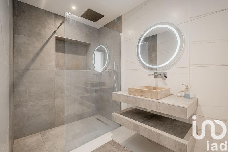 Maison - 184 m² - 7 pièces