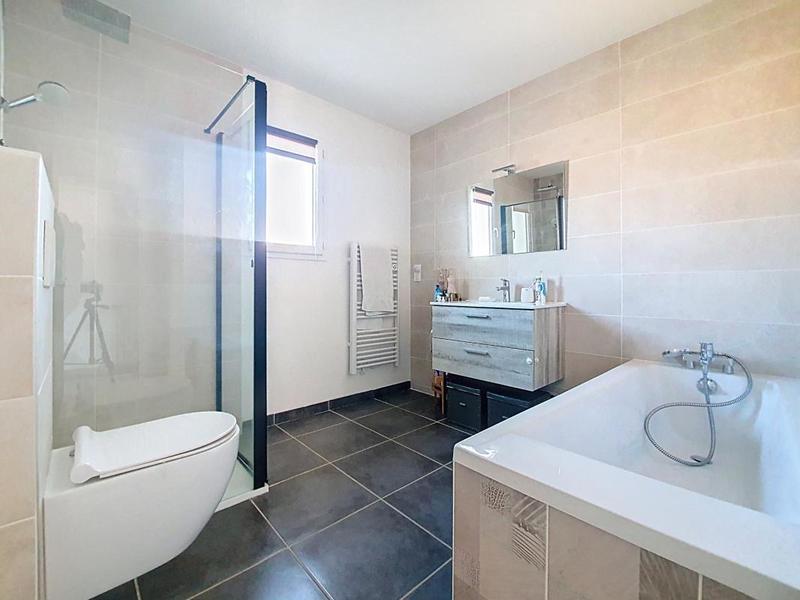 Maison - 98 m² - 4 pièces