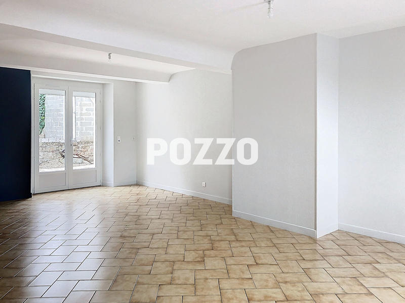 Maison - 181 m² - 7 pièces