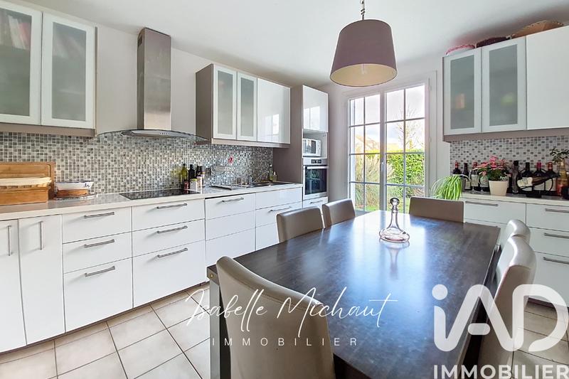 Maison - 195 m² - 8 pièces