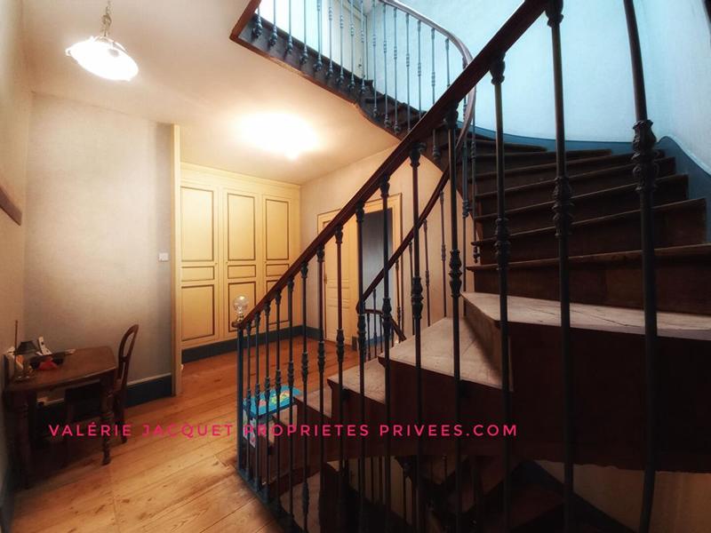 Demeure - 234 m² - 8 pièces