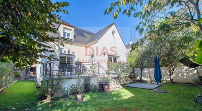 Maison - 145 m² - 1 pièce