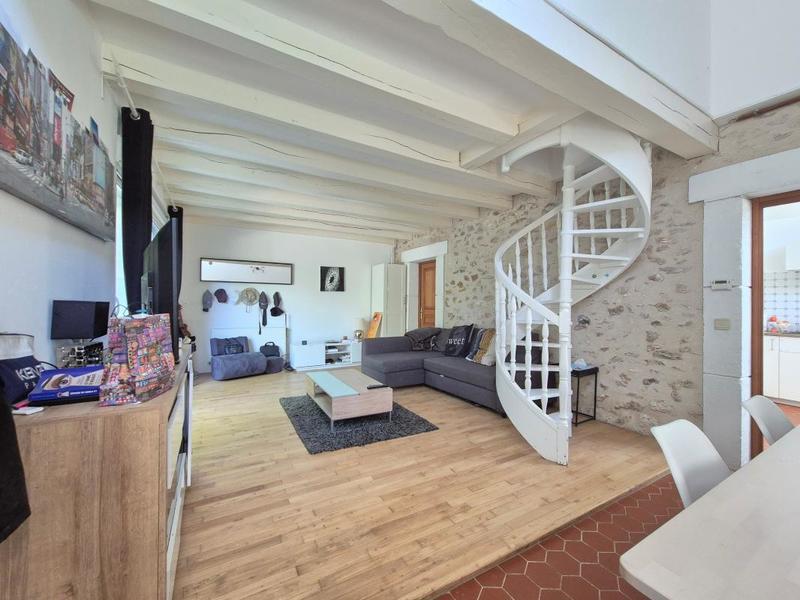 Maison - 350 m² - 7 pièces