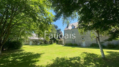 Propriété - 305 m² - 12 pièces