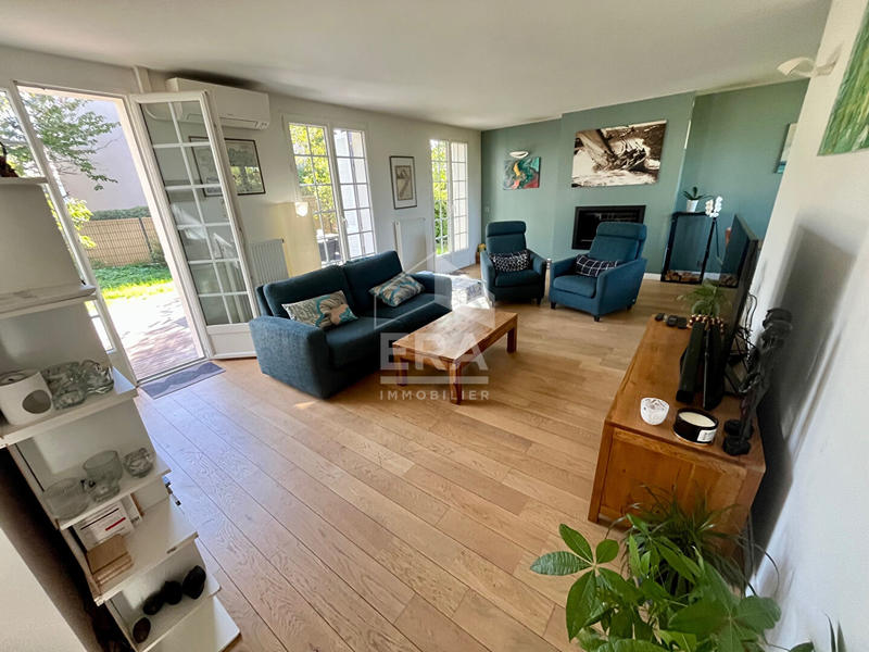 Maison - 207 m² - 9 pièces