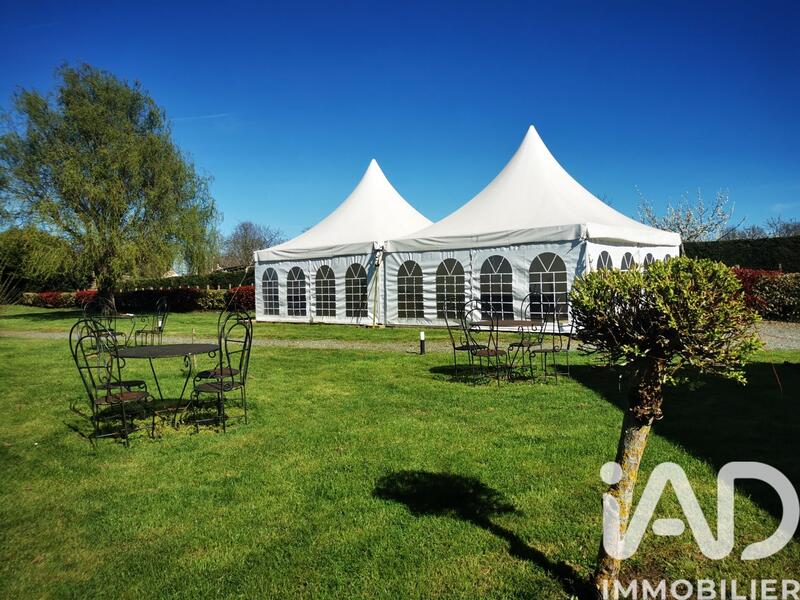 Maison - 526 m² - 9 pièces