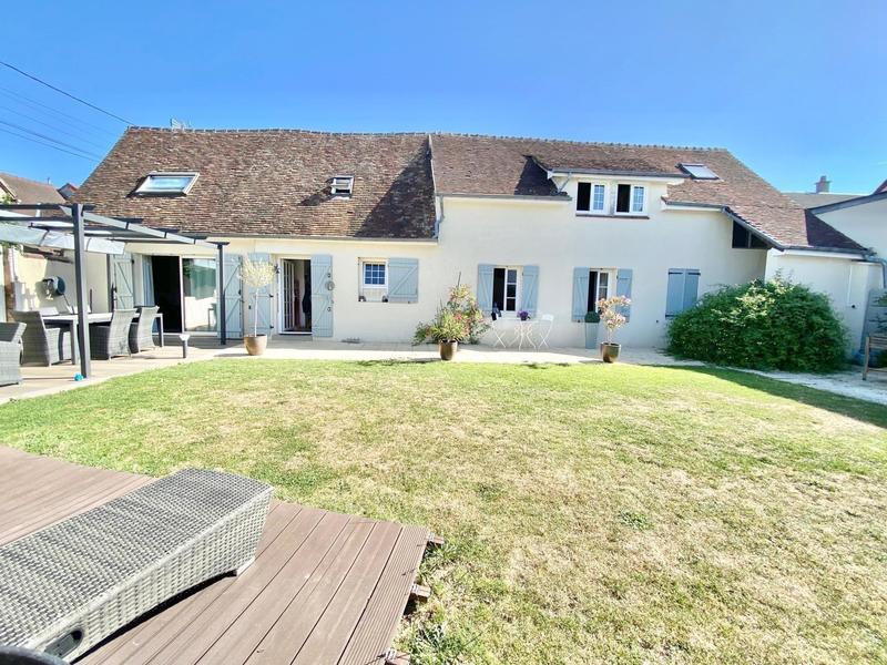 Maison - 260 m² - 4 pièces