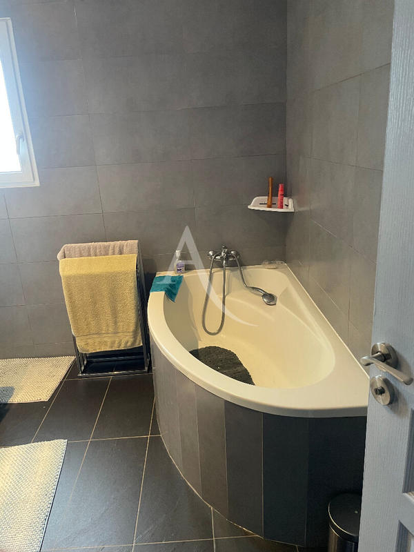 Villa - 100 m² - 4 pièces