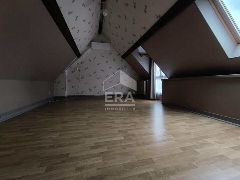 Maison - 214 m² - 6 pièces