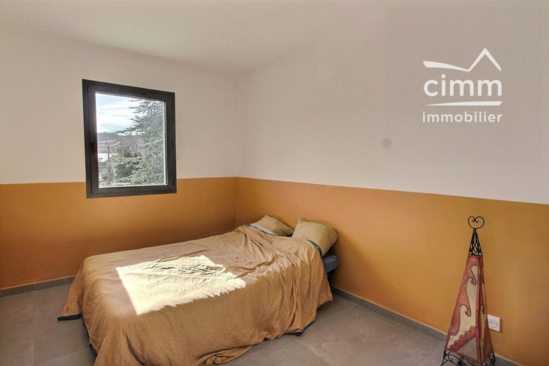 Villa - 90 m² - 4 pièces