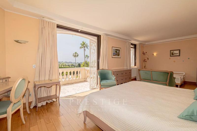 Maison - 347 m² - 7 pièces