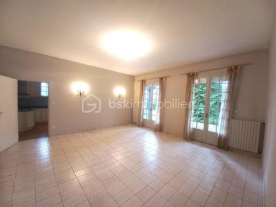 Maison traditionnelle - 316 m² - 11 pièces