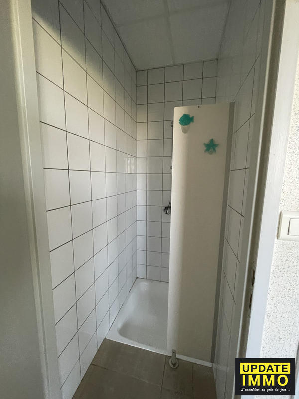 Entrepôt - 4 679 m²